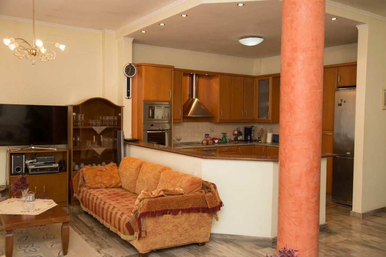 Veta'S Spacious Central Apartment Serres Exterior photo